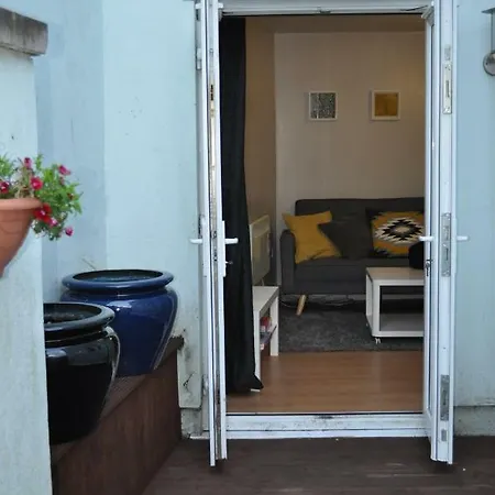Cambridge Street 1 Bedroom Flat * Бристоль